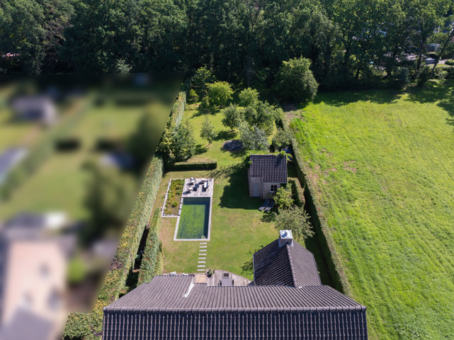 Discreet: Rustig gelegen villa met prachtige tuin en zwemvijver
