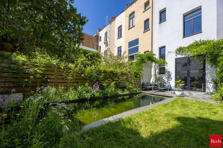 Uniek herenhuis met zwemvijver aan het Zuidpark
