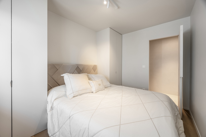 Luxueus gerenoveerd 3slpk appartement met frontaal zeezicht
