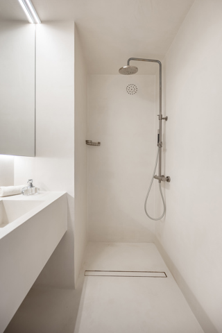 Luxueus gerenoveerd 3slpk appartement met frontaal zeezicht