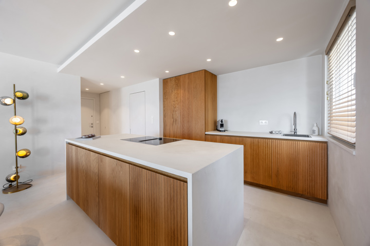 Luxueus gerenoveerd 3slpk appartement met frontaal zeezicht