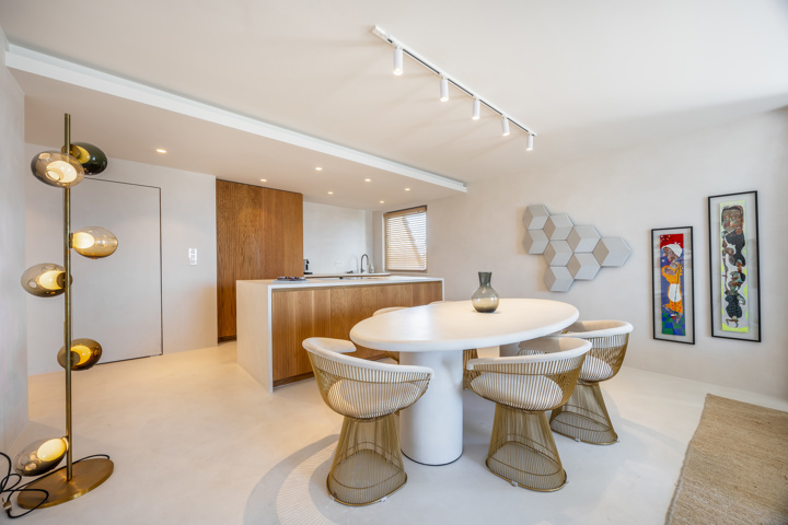 Luxueus gerenoveerd 3slpk appartement met frontaal zeezicht