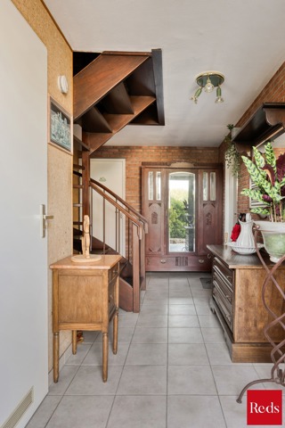Bel-etage met veel potentieel in Polderstad