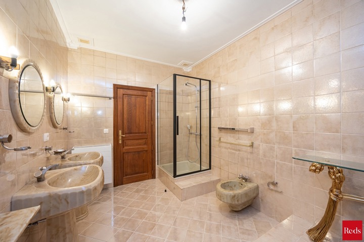 Laagbouwvilla op een prachtig perceel van ca . 3058 m²