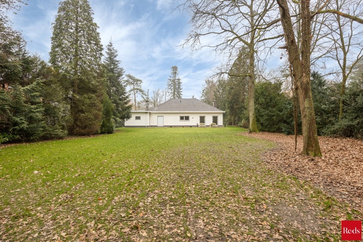 Laagbouwvilla op een prachtig perceel van ca . 3058 m²