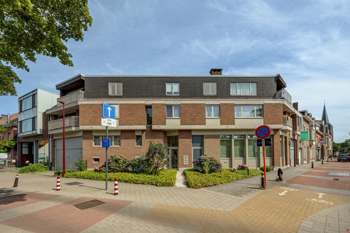 Charmant dakapp met terras en staanplaats op top locatie