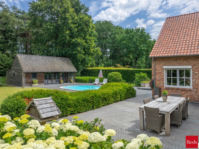 Landelijke villa met zwembad en poolhouse in alle privacy