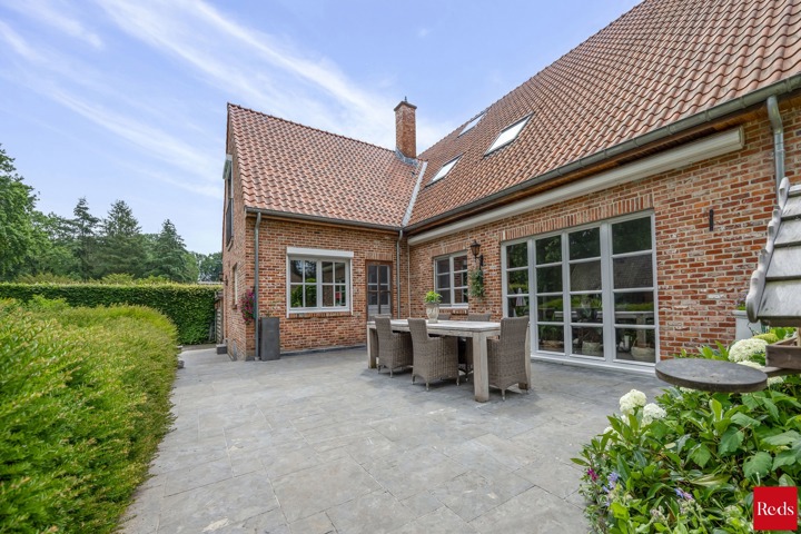 Landelijke villa met zwembad en poolhouse in alle privacy