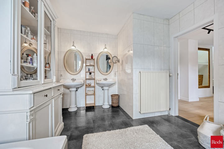Landelijke villa met zwembad en poolhouse in alle privacy