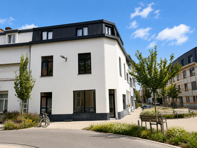 Lichtrijk hoekappartement in bruisend Oud-Berchem