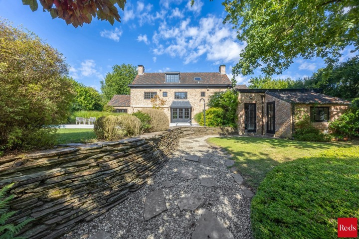 Prestigieuze villa met zwembad op 3.528 m² op toplocatie!