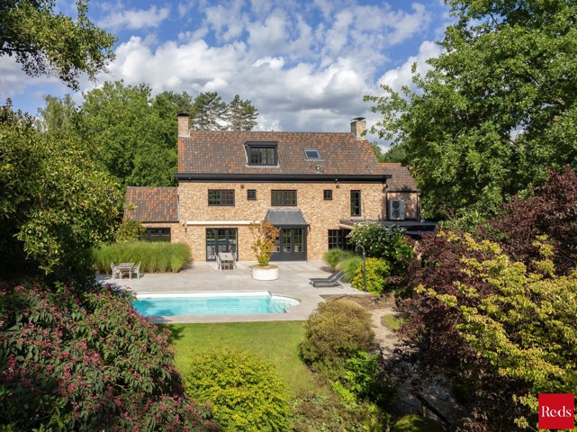 Prestigieuze villa met zwembad op 3.528 m² op toplocatie!