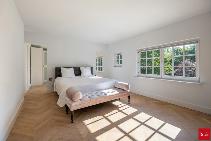 Prestigieuze villa met zwembad op 3.528 m² op toplocatie!