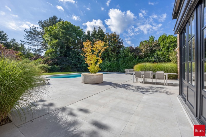 Prestigieuze villa met zwembad op 3.528 m² op toplocatie!