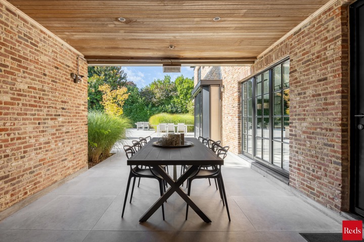 Prestigieuze villa met zwembad op 3.528 m² op toplocatie!