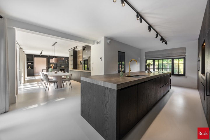 Prestigieuze villa met zwembad op 3.528 m² op toplocatie!