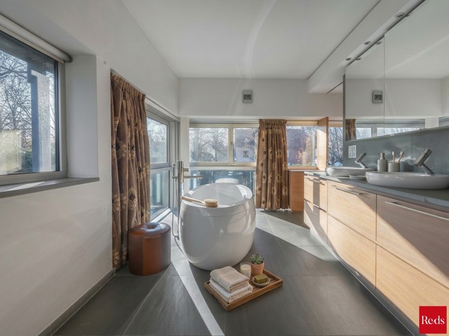 Riante en moderne villa in de gegeerde Elsdonckwijk 