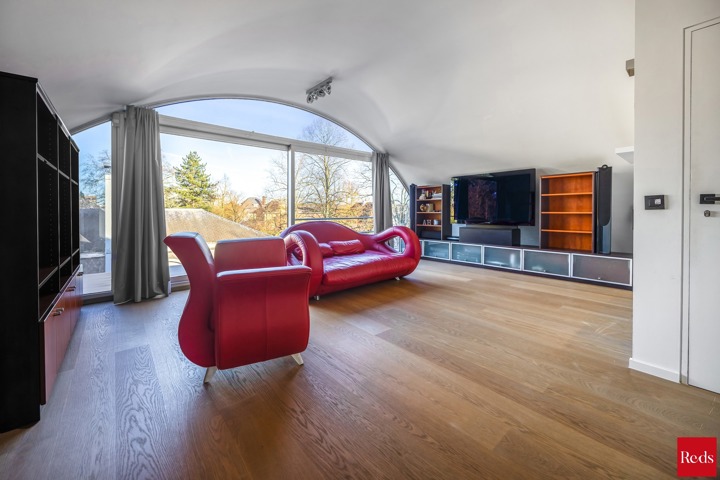 Riante en moderne villa in de gegeerde Elsdonckwijk 