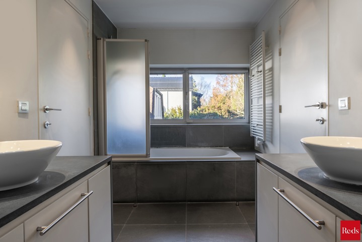 Riante en moderne villa in de gegeerde Elsdonckwijk 