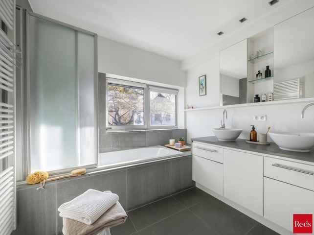 Riante en moderne villa in de gegeerde Elsdonckwijk 