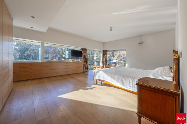 Riante en moderne villa in de gegeerde Elsdonckwijk 