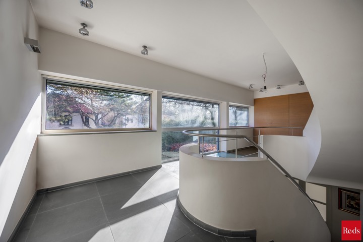 Riante en moderne villa in de gegeerde Elsdonckwijk 