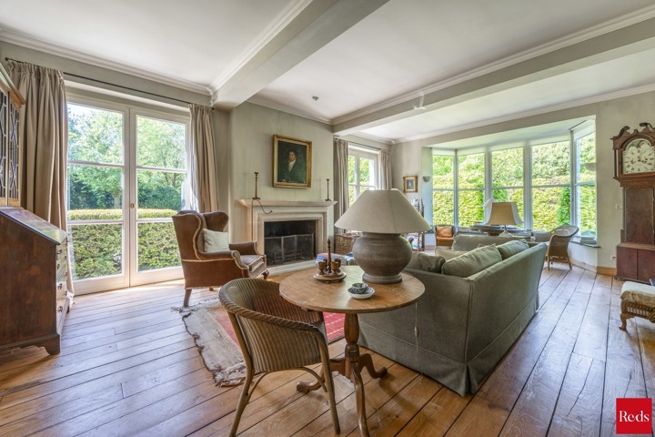 Statige luxevilla op royaal perceel van 3.877 m² met zwembad