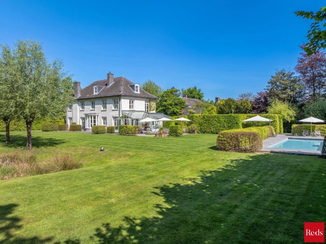 Statige luxevilla op royaal perceel van 3.877 m² met zwembad