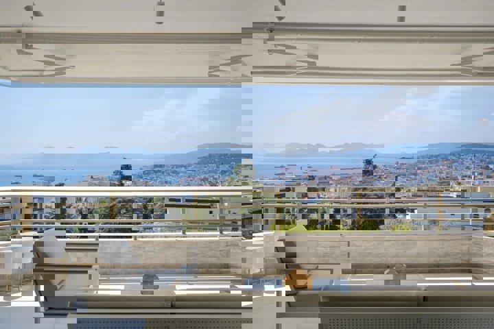 Flat - for sale - 06150 Cannes