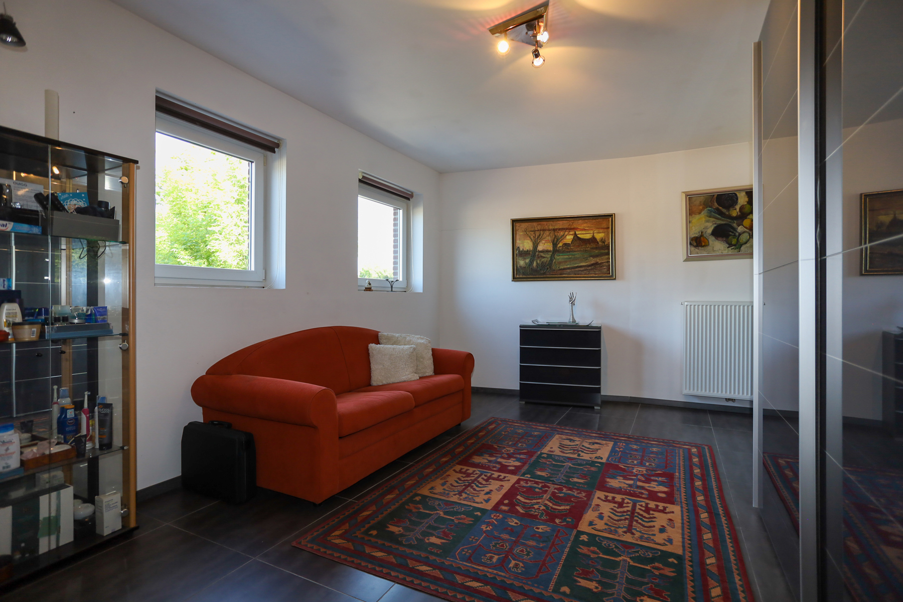 Woning met grote garage en veel ruimte