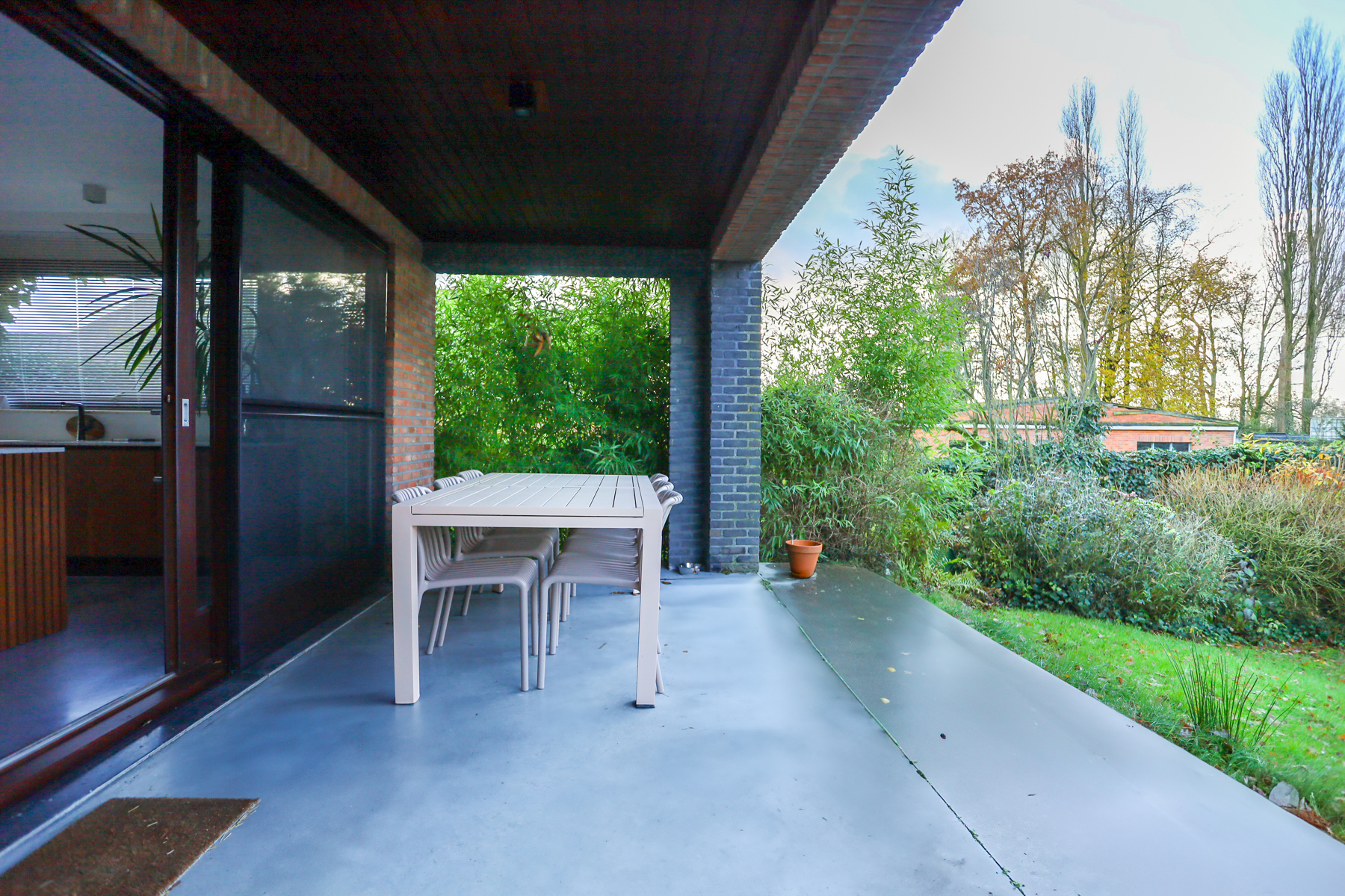 Lichtrijke bungalow met 3 slpks en garage