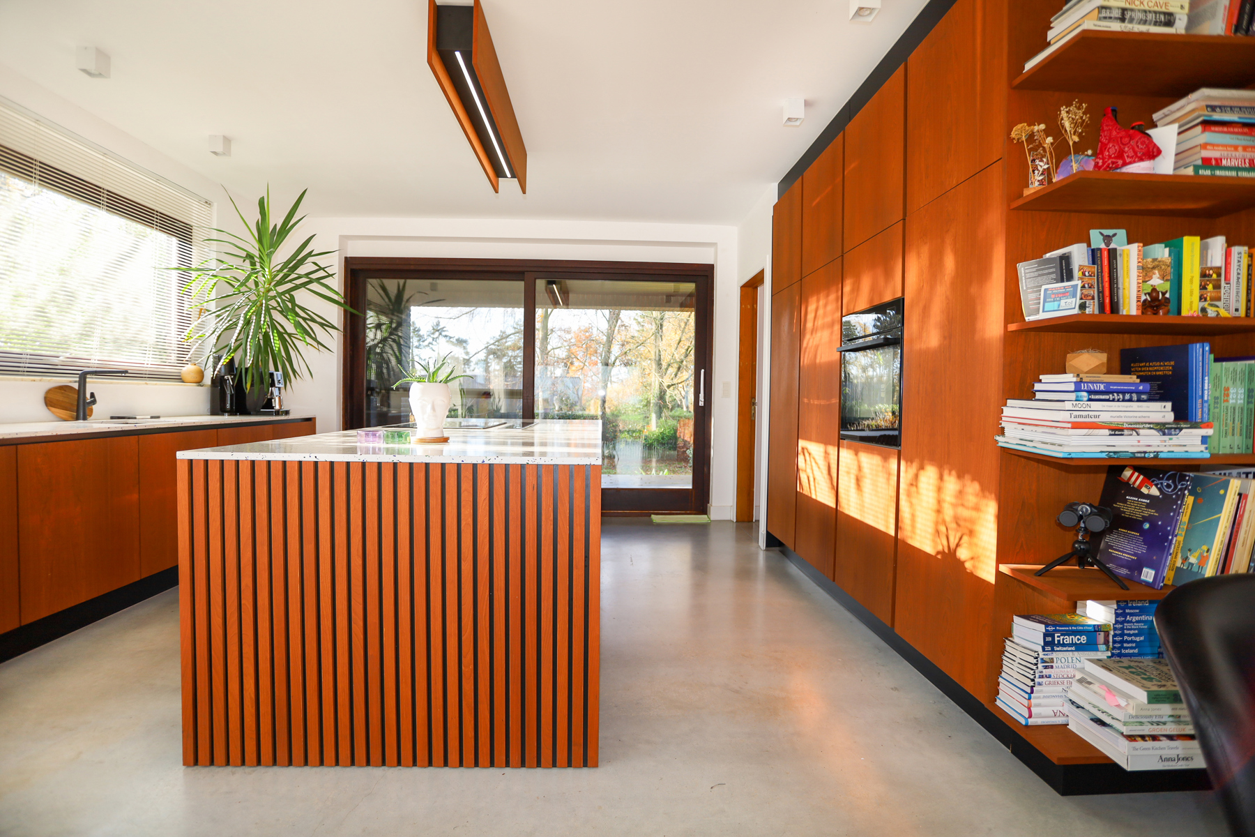 Lichtrijke bungalow met 3 slpks en garage