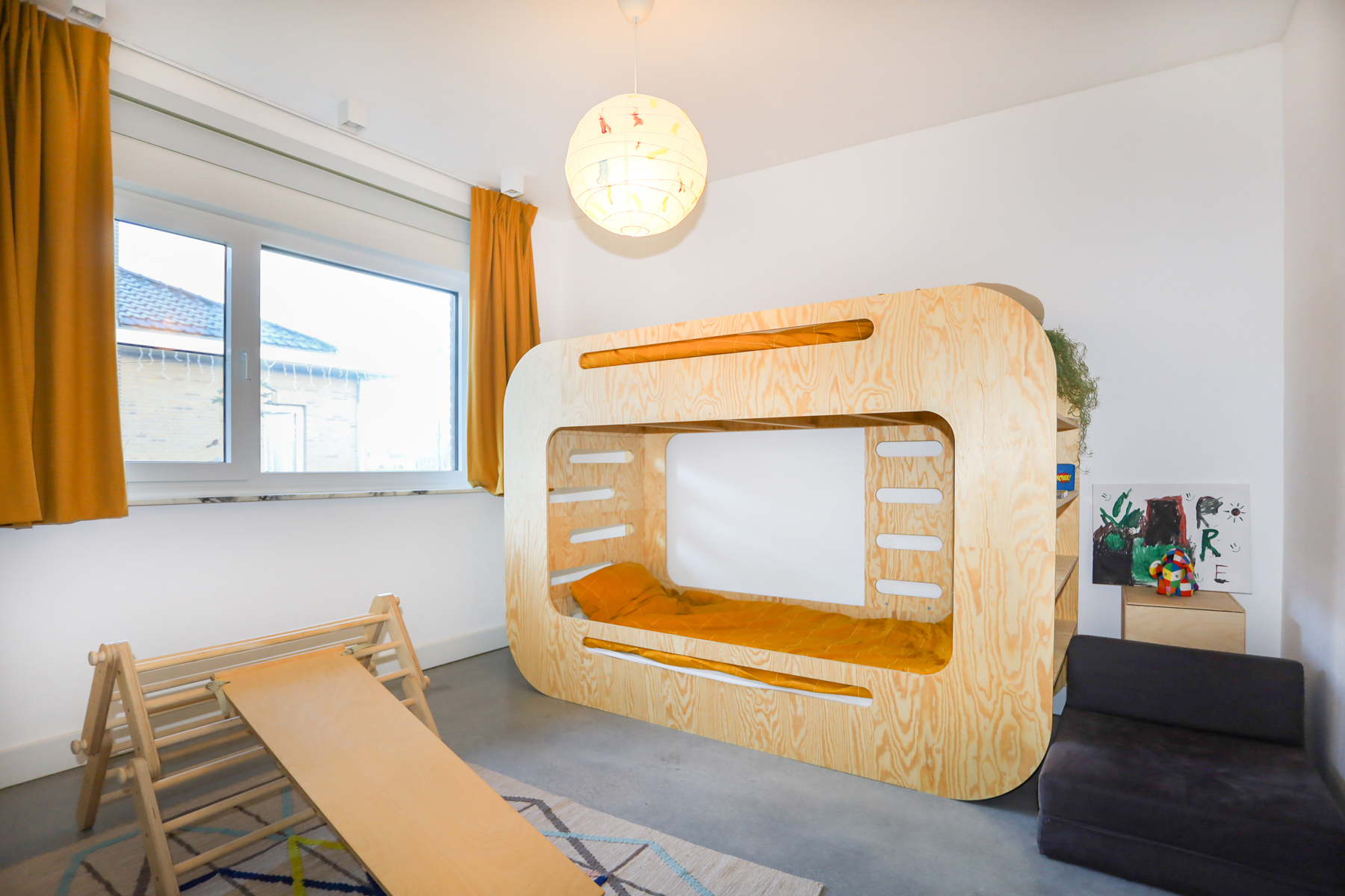 Lichtrijke bungalow met 3 slpks en garage