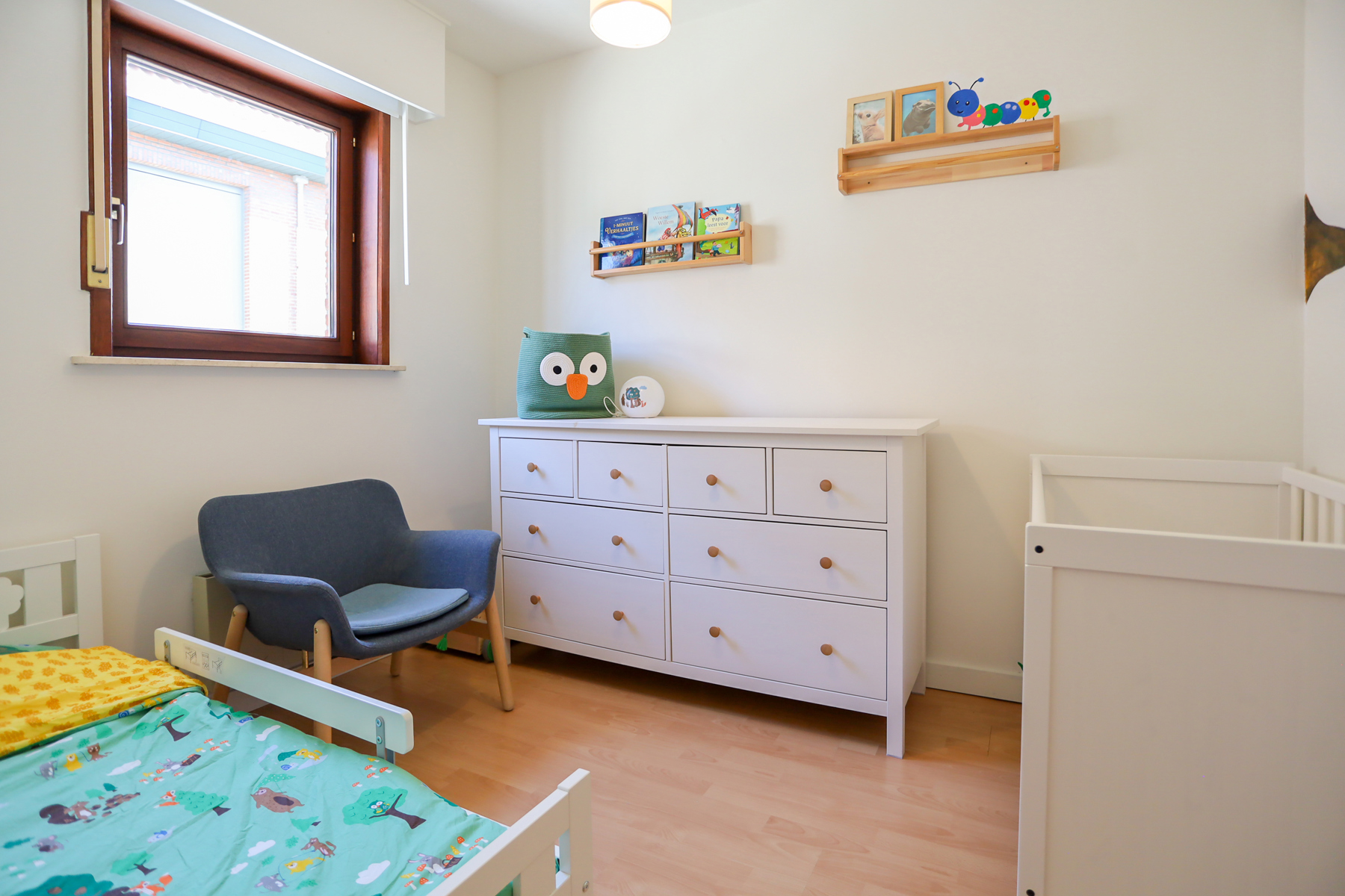 HOB met 3 slpks en bouwgrond met garages