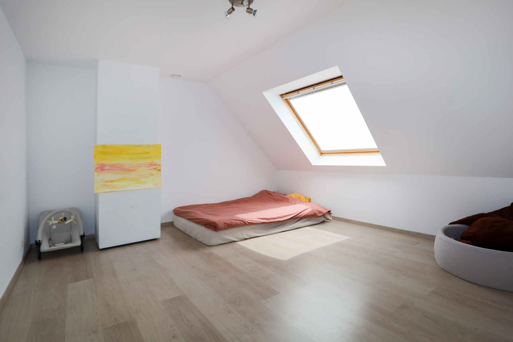 Recente woning met 4 slpks en garage