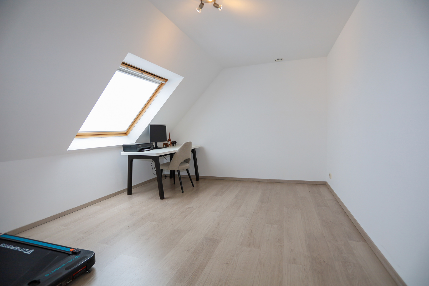 Recente woning met 4 slpks en garage