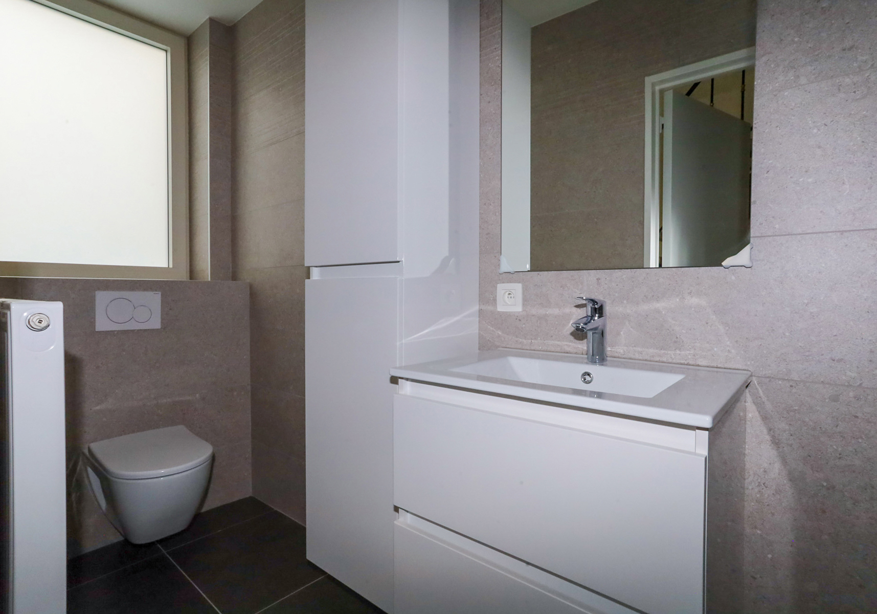 Bel-etagewoning met 2 slpks en garage