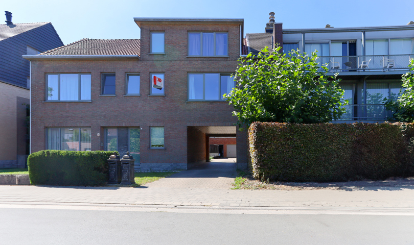 Bel-etagewoning met 2 slpks en garage
