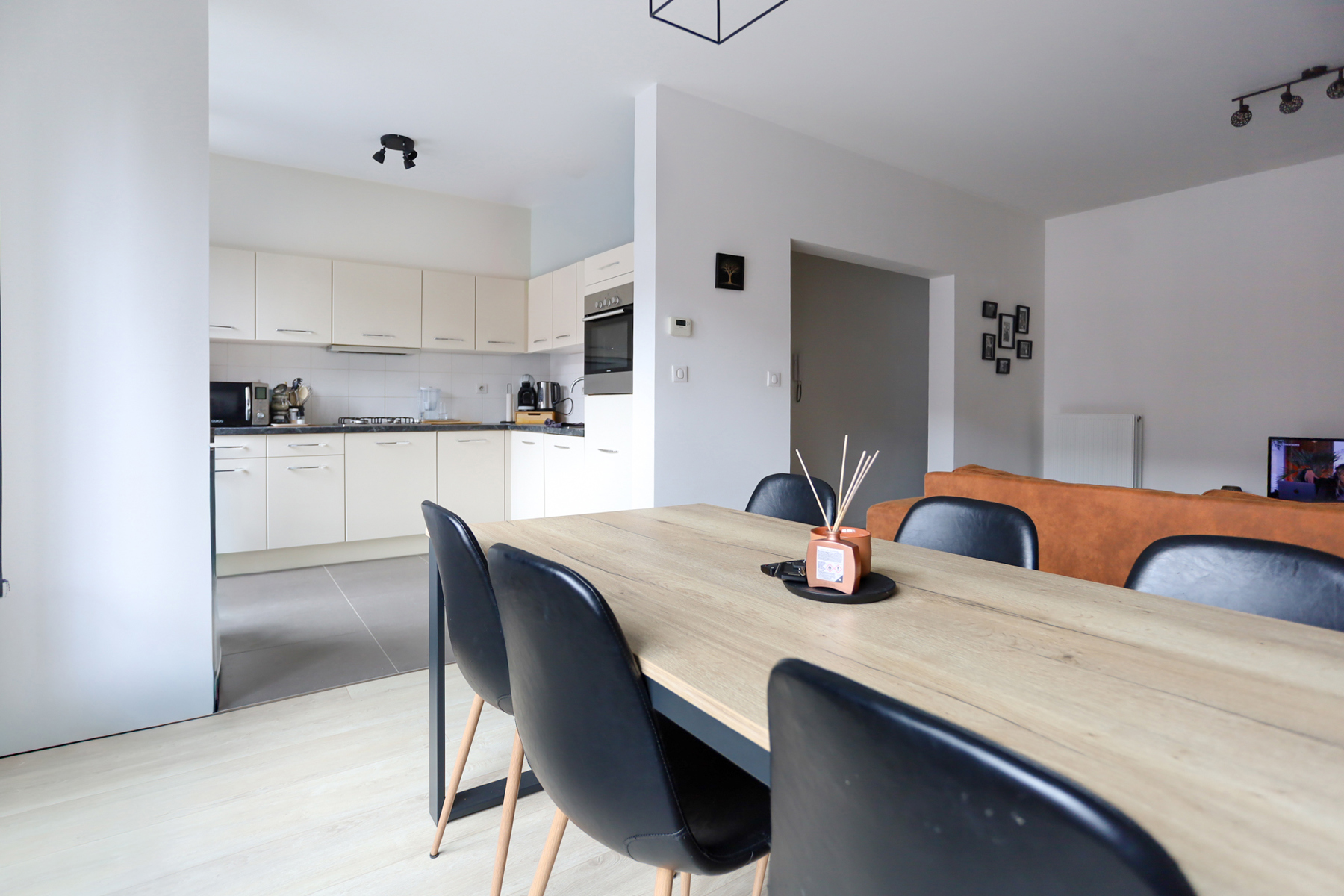 Instapklaar 2 slpk appartement met garage