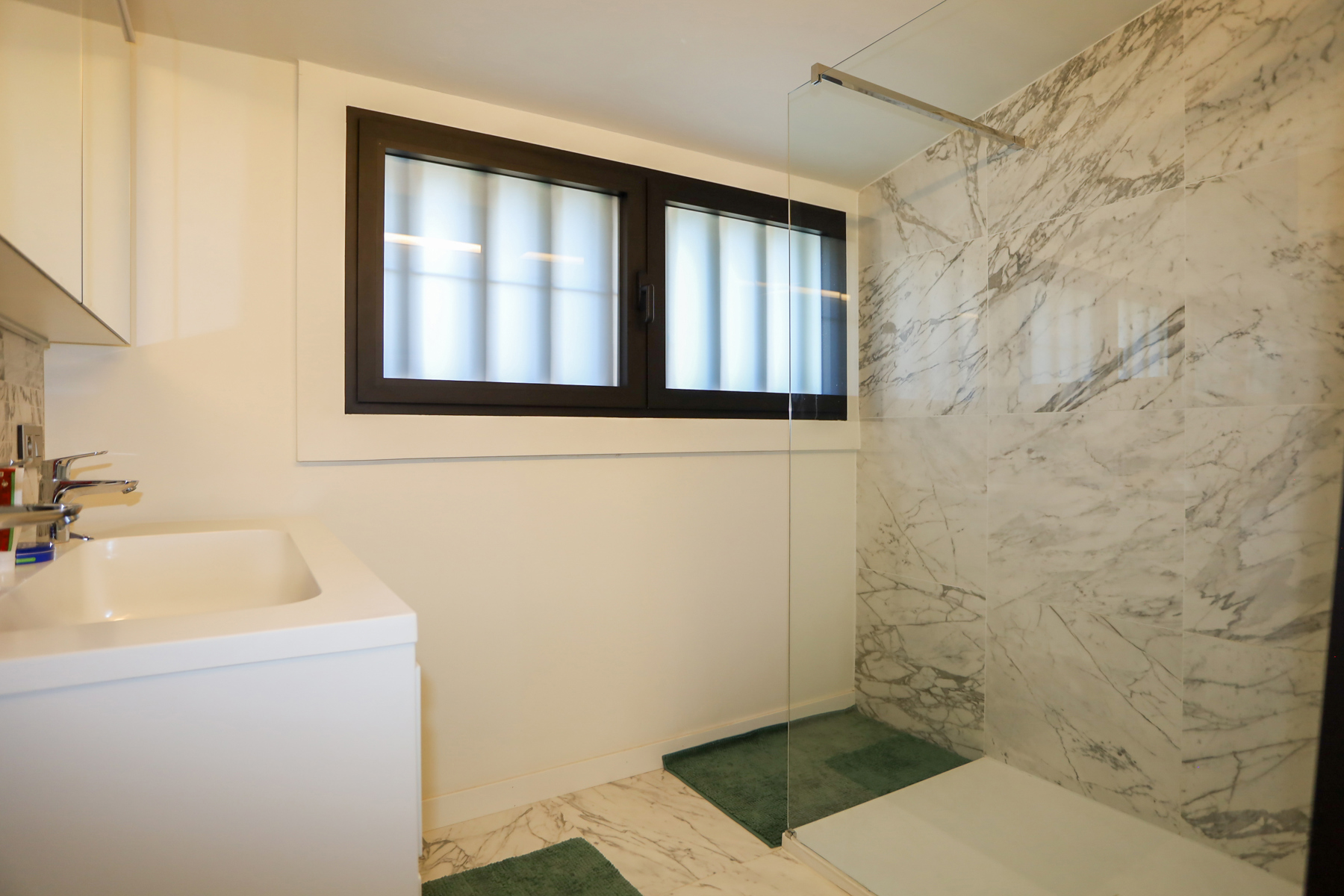 Gerenoveerde OB met zwembad in het centrum