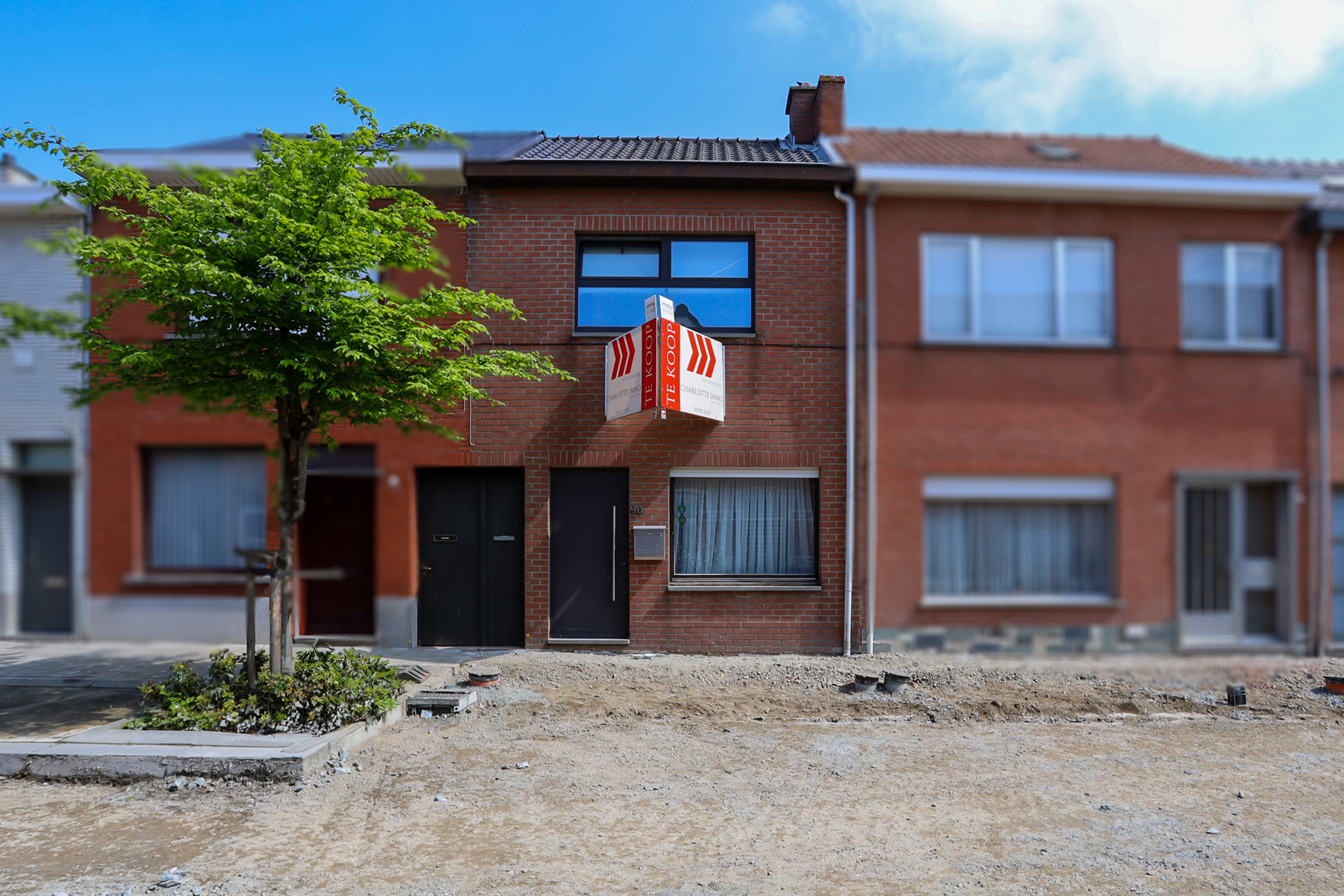 Leuke rijwoning met zij-ingang en tuin