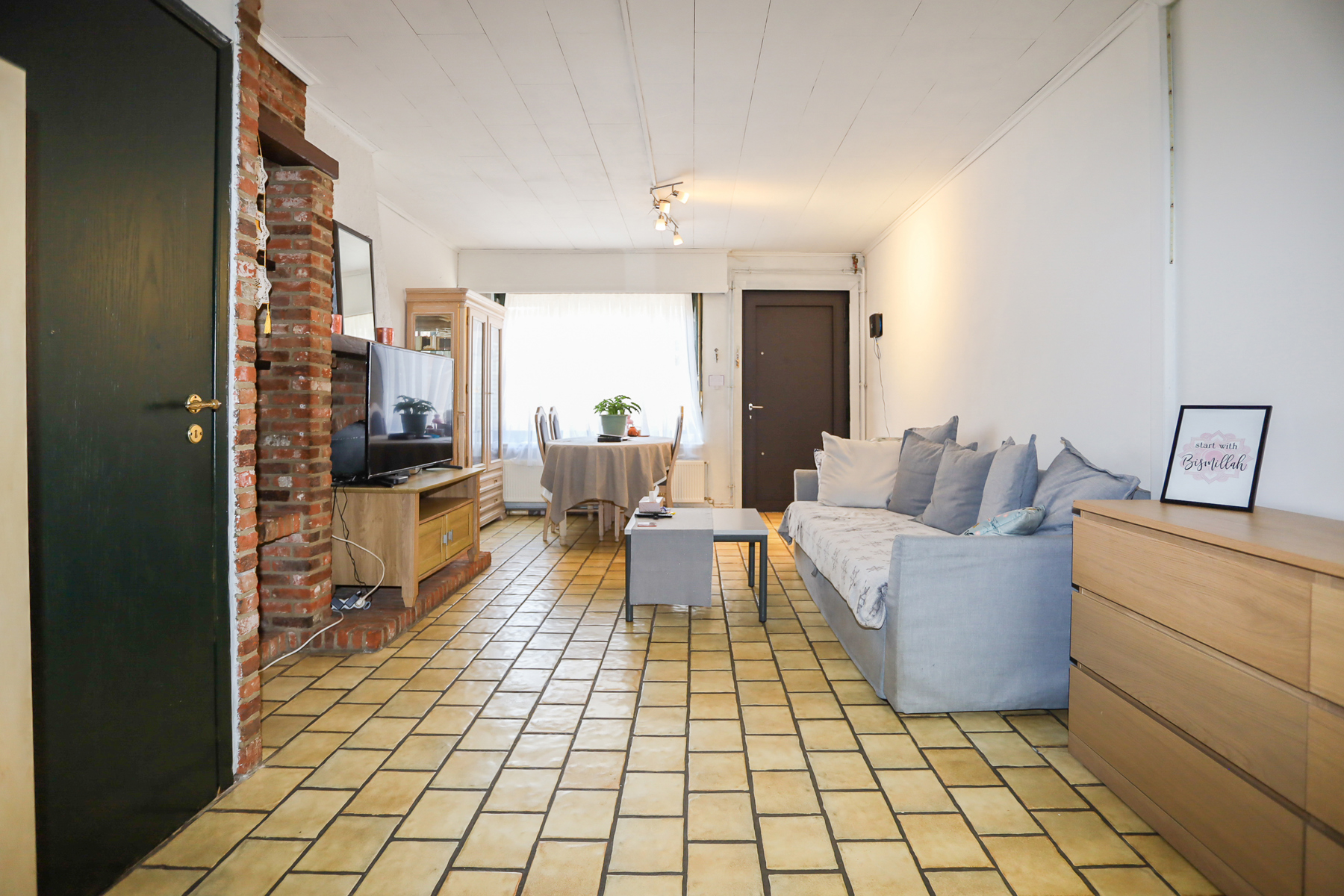 Leuke rijwoning met zij-ingang en tuin