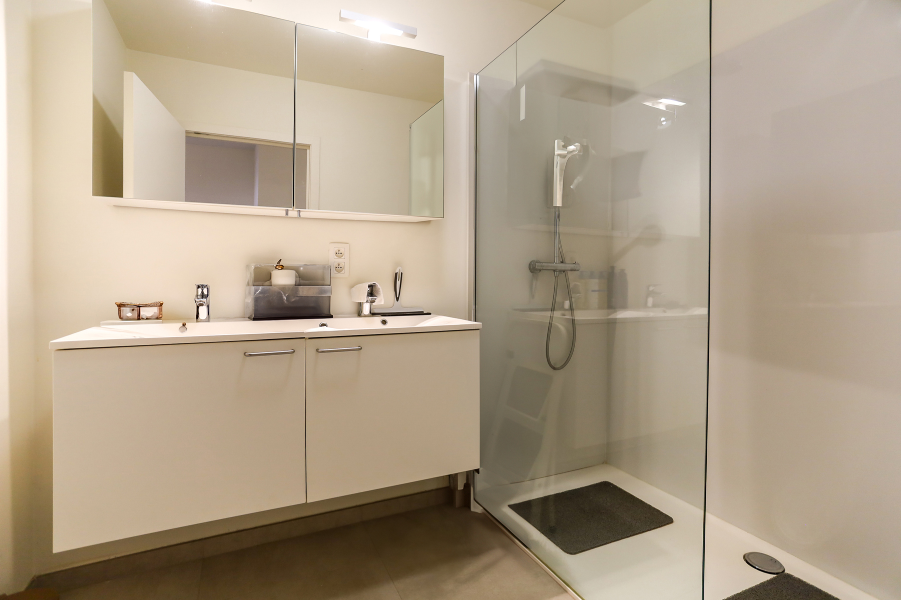 Gerenoveerd 2 slpk appartement centrum