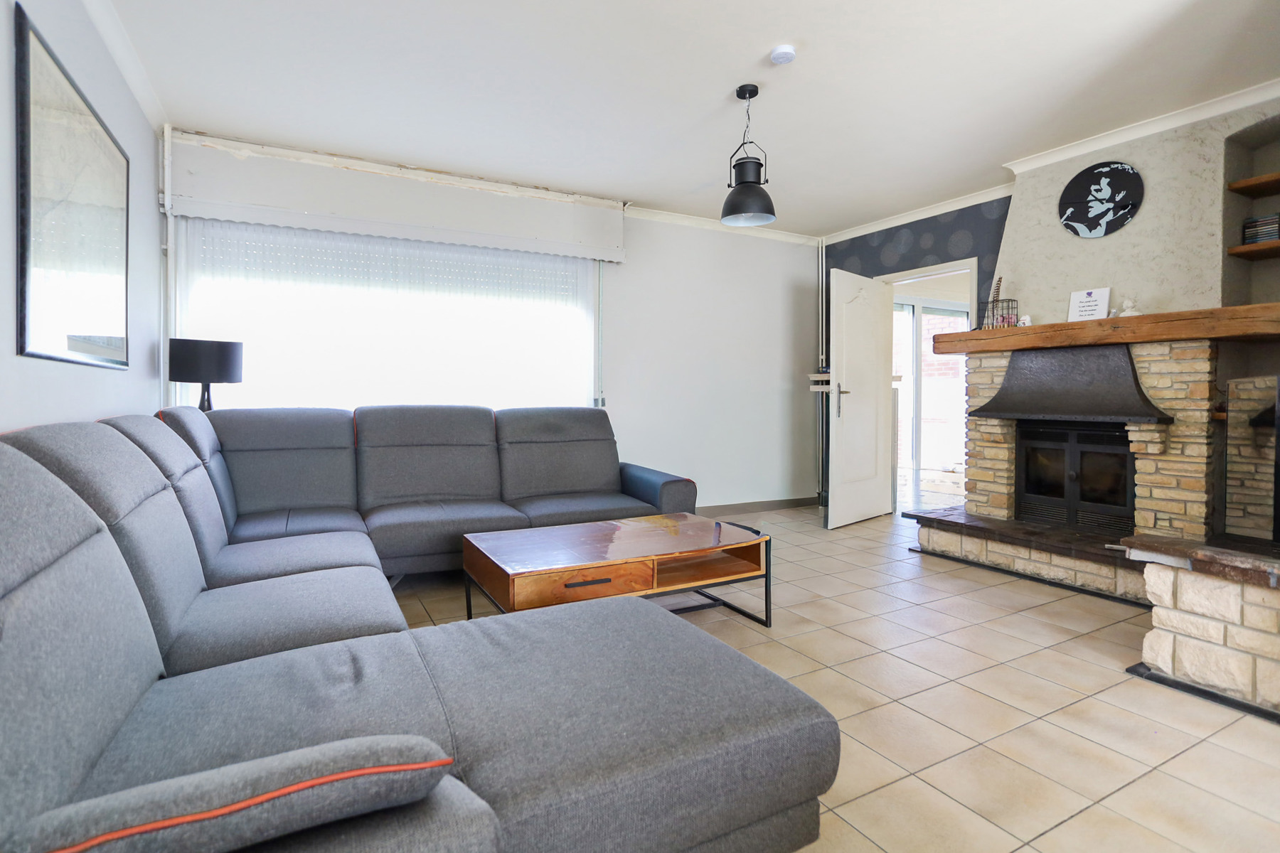 Op te frissen HOB met 4 slpks en garage