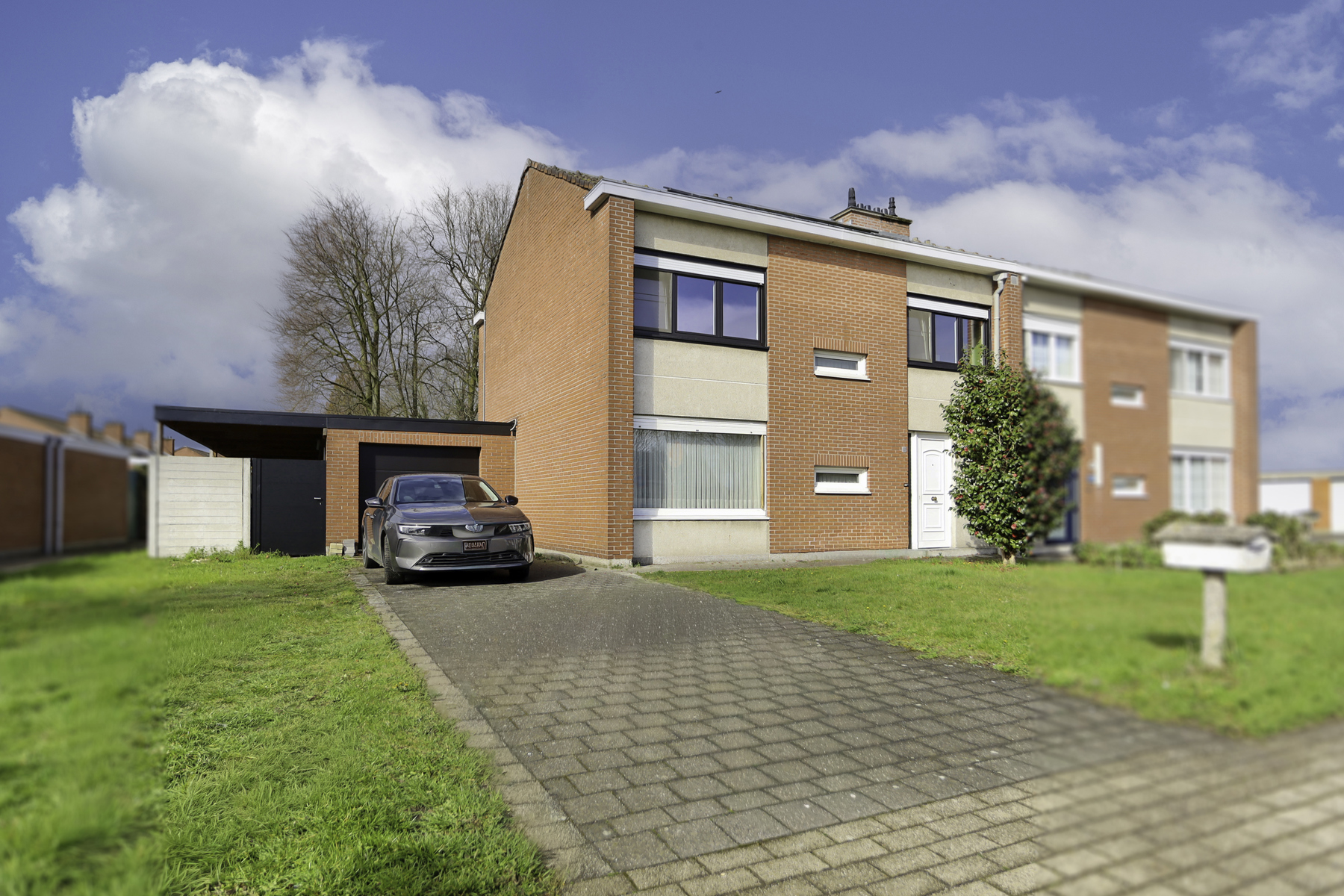 Op te frissen HOB met 4 slpks en garage
