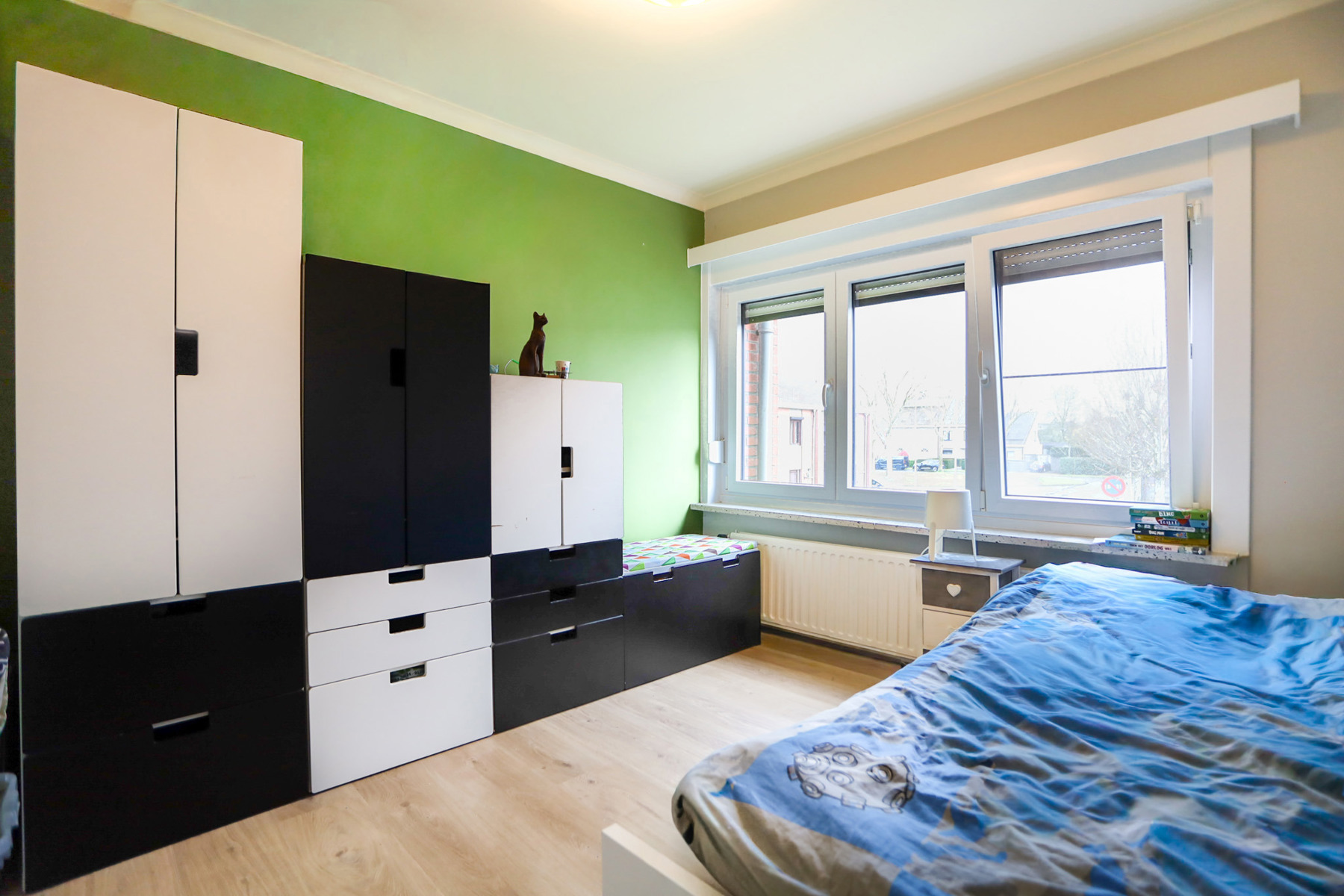 Op te frissen HOB met 4 slpks en garage
