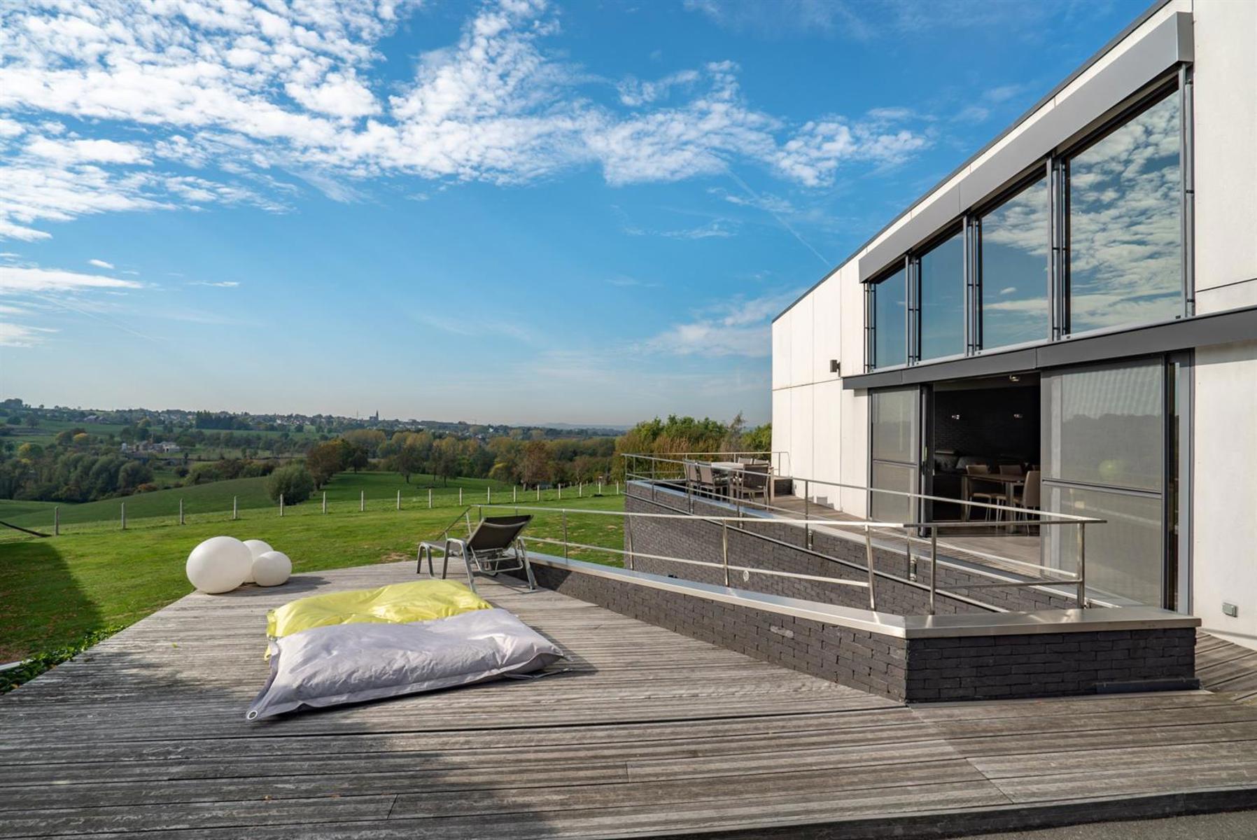 Mortier :  Villa contemporaine d’architecte à la vue époustouflante !