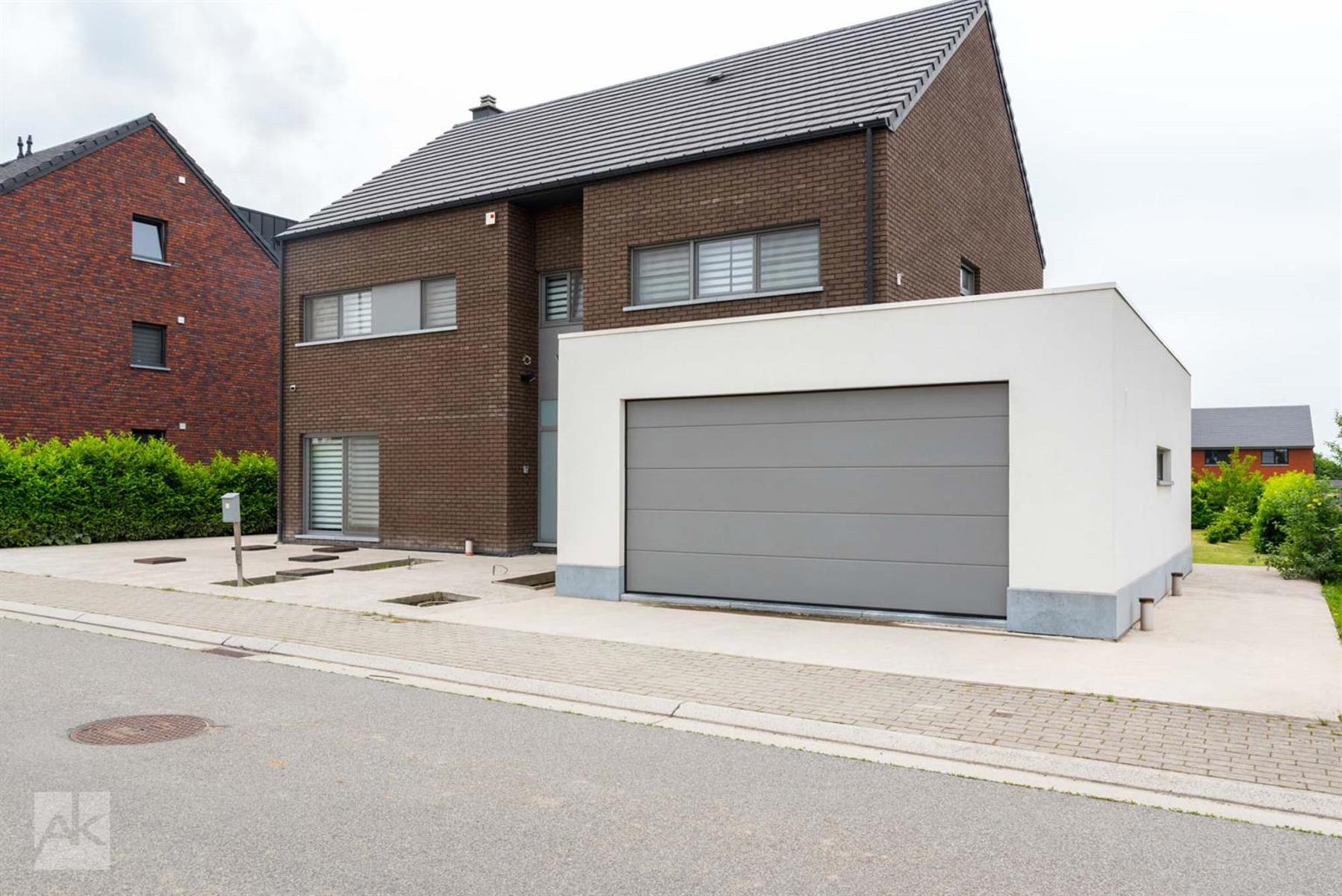 Visé : spacieuse villa contemporaine !