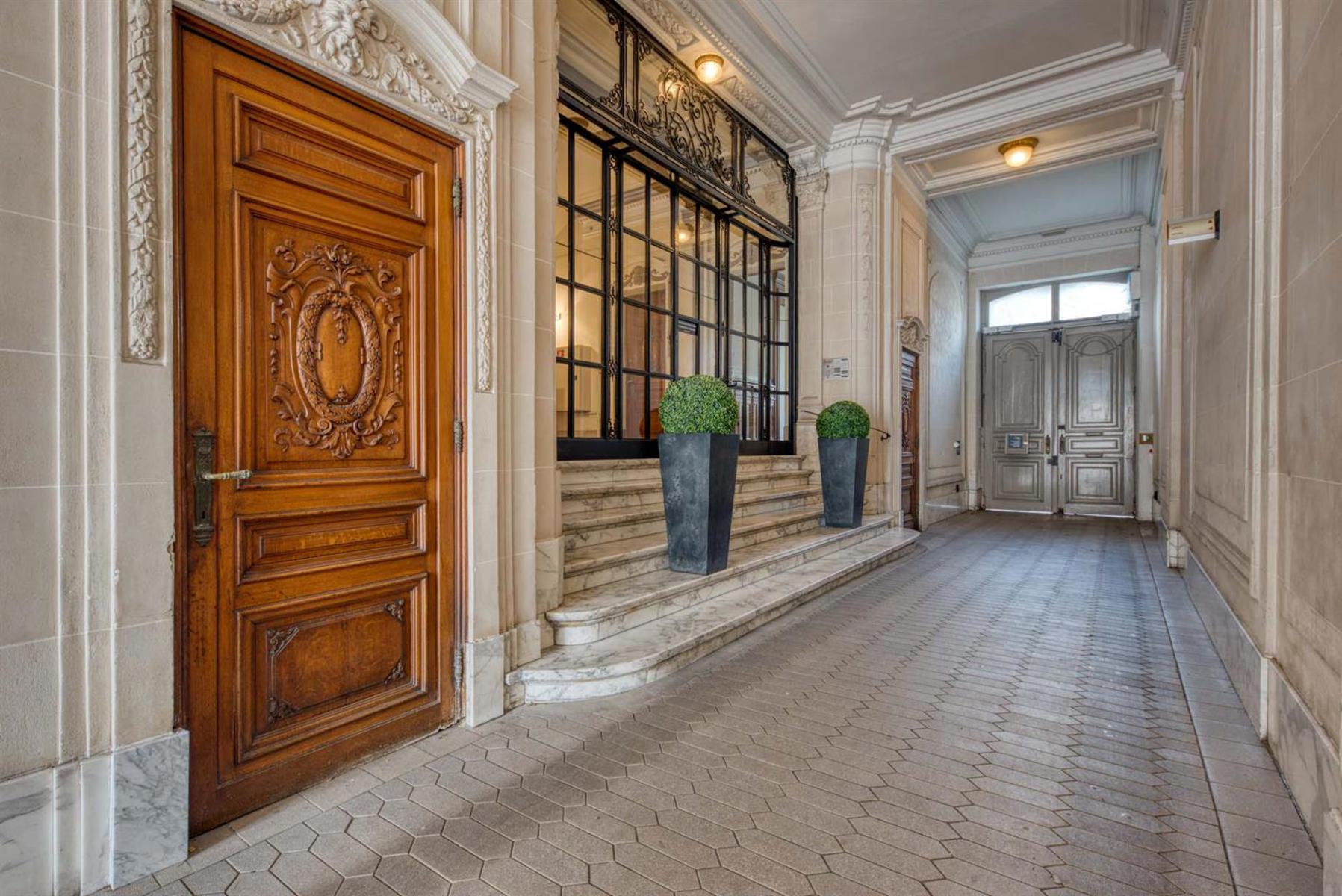 VENDU – Prestigieux Hôtel de Maître