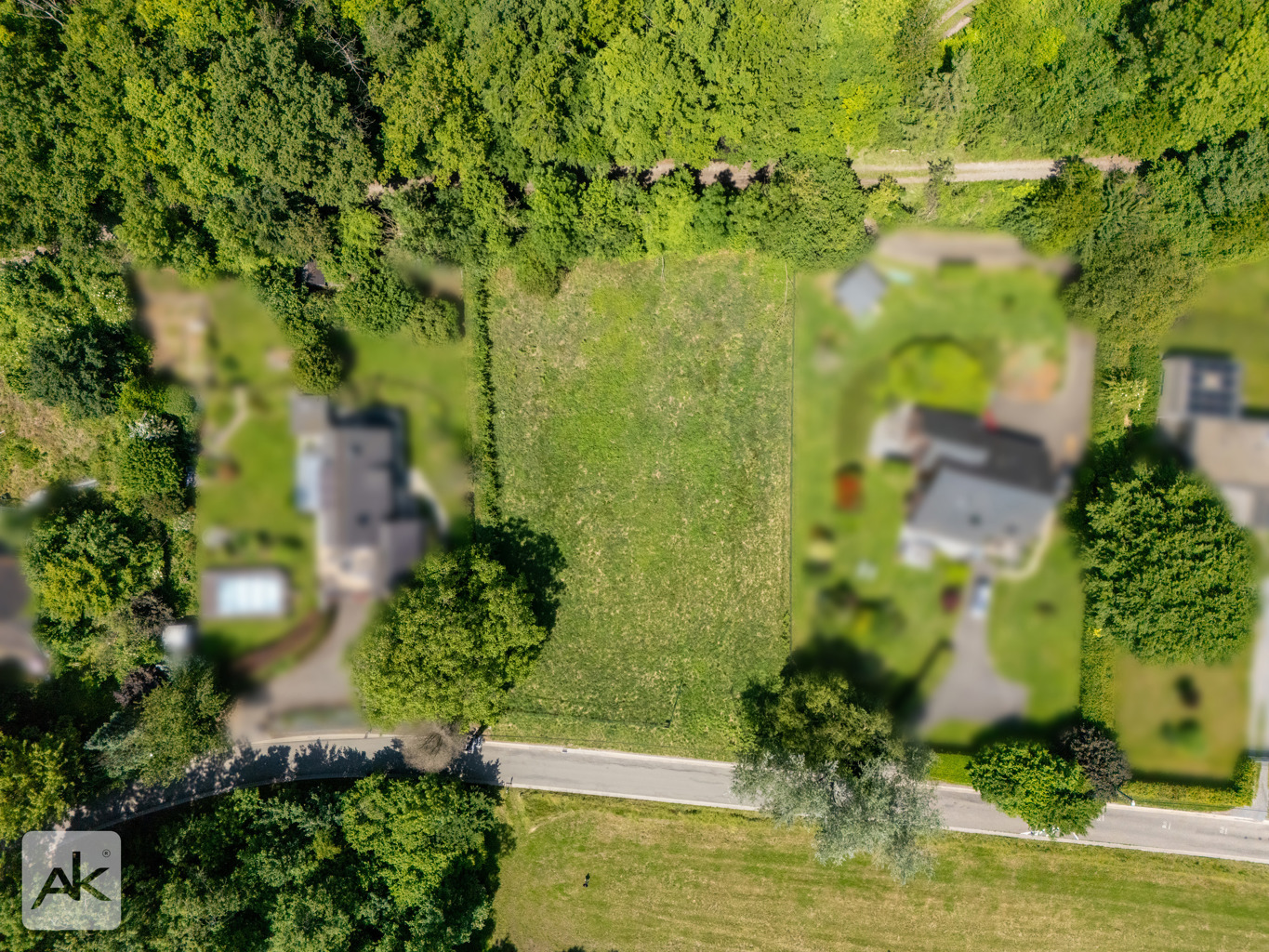 Superbe terrain à bâtir à la Roche Aux Faucons !